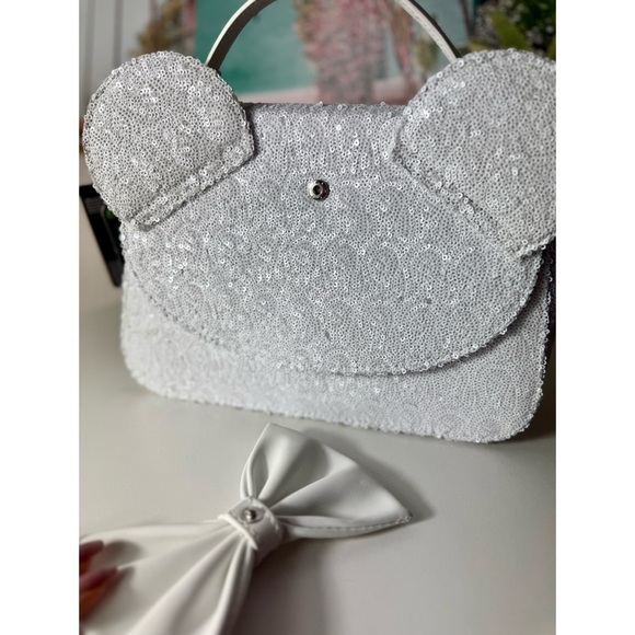 Disney x Loungefly White Sequin Minnie Mouse Bridal Bow Crossbody Bag Purse - Picture 5 of 10